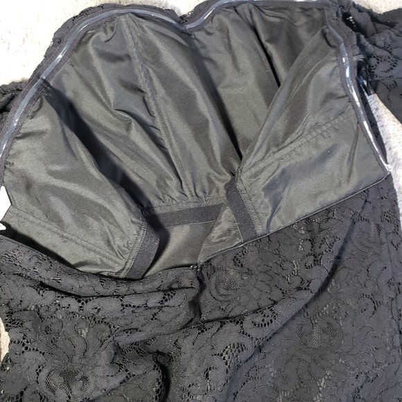 Cupcakes and cashmere Black Off the Shoulder Dress - Picture 7 of 8